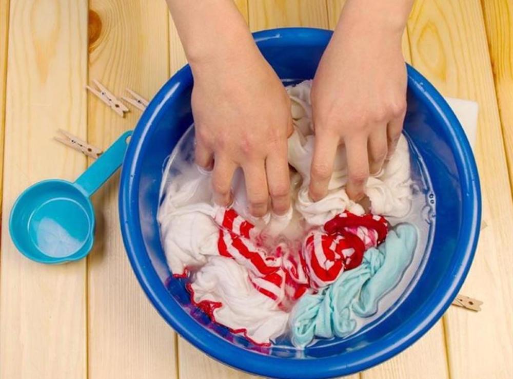 辟谣:给新生儿洗衣服要用盐水泡,开水烫?爸妈别道听途说做错了-舞儿网