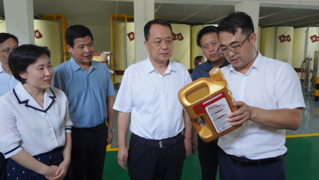 兴平新闻贺建权调研工业企业和重点项目建设