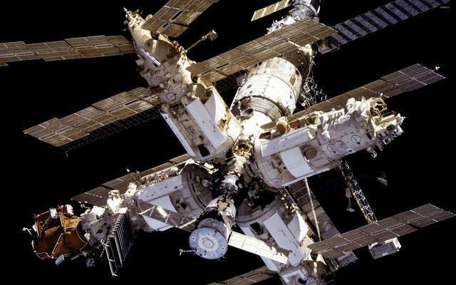 中国空间站身处宇宙,表面温差高达250度!航天员靠什么保命?