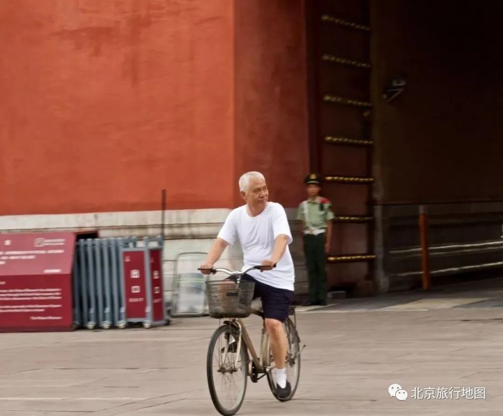 “蝉鸣、荷花、阵雨”，名人笔下，北京的夏天让人沉醉！南宁市中级人民法院怎么走