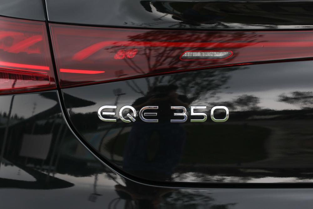 缩小版的EQS？奔驰EQE月底上市，豪华纯电车市场的又一强手？