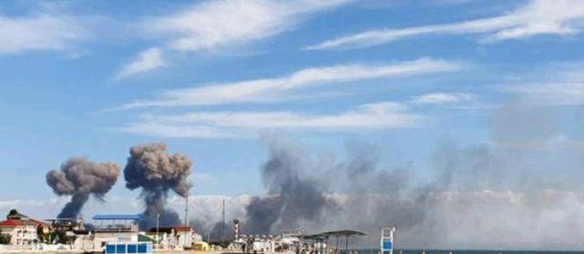 克里米亚军用机场爆炸，俄罗斯否认遭袭击，真的不是乌克兰干的？