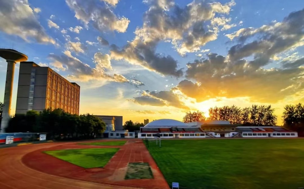 北京新圆明职业学院图片