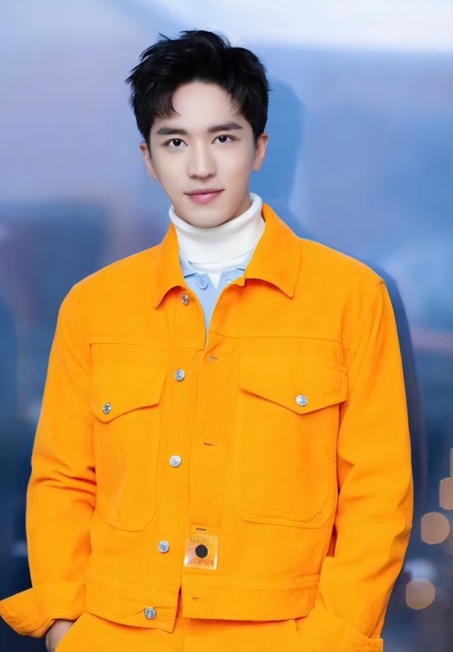 许魏洲处理自己的感情生活也是非常低调,出道以来一直没有什么绯闻