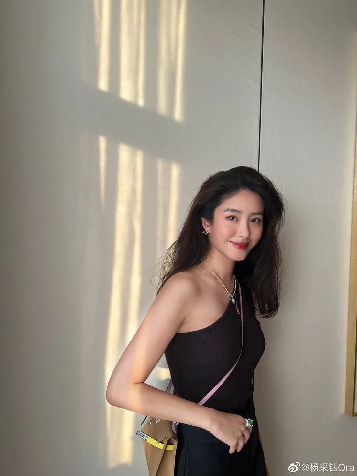 把朱珠杨采钰放到80年代什么水平