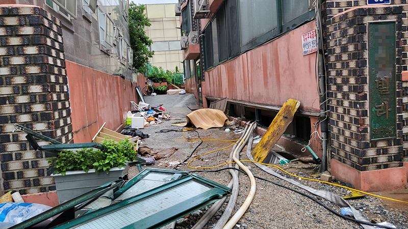韩国暴雨致地下室内居民死亡，外媒：令人想起电影《寄生虫》