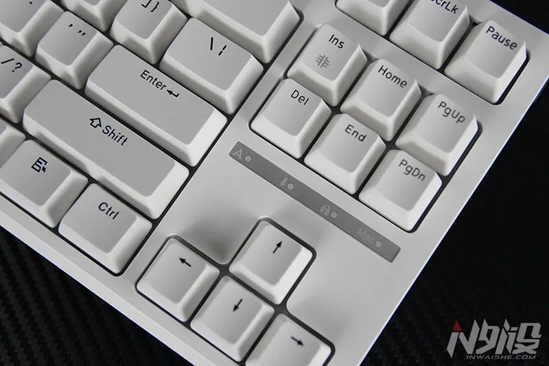 入门超值产品rkr87k白轴机械键盘简评