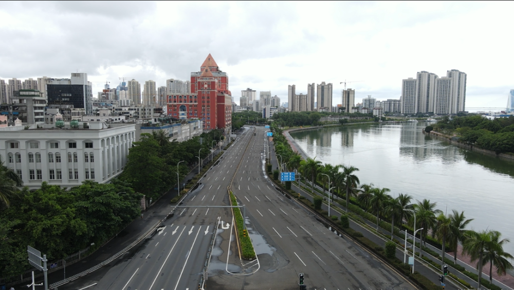 组图临时性全域静态管理下的海口各街道仿佛按下了暂停键
