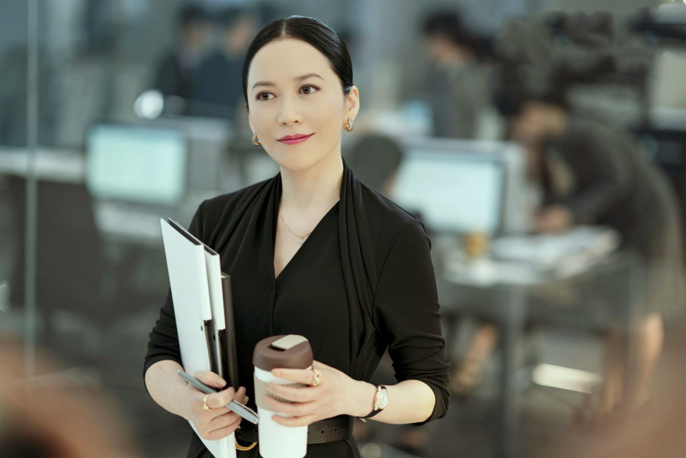 《玫瑰之战》:袁泉再次挑战女强人,从全职太太转型到职场精英_腾讯