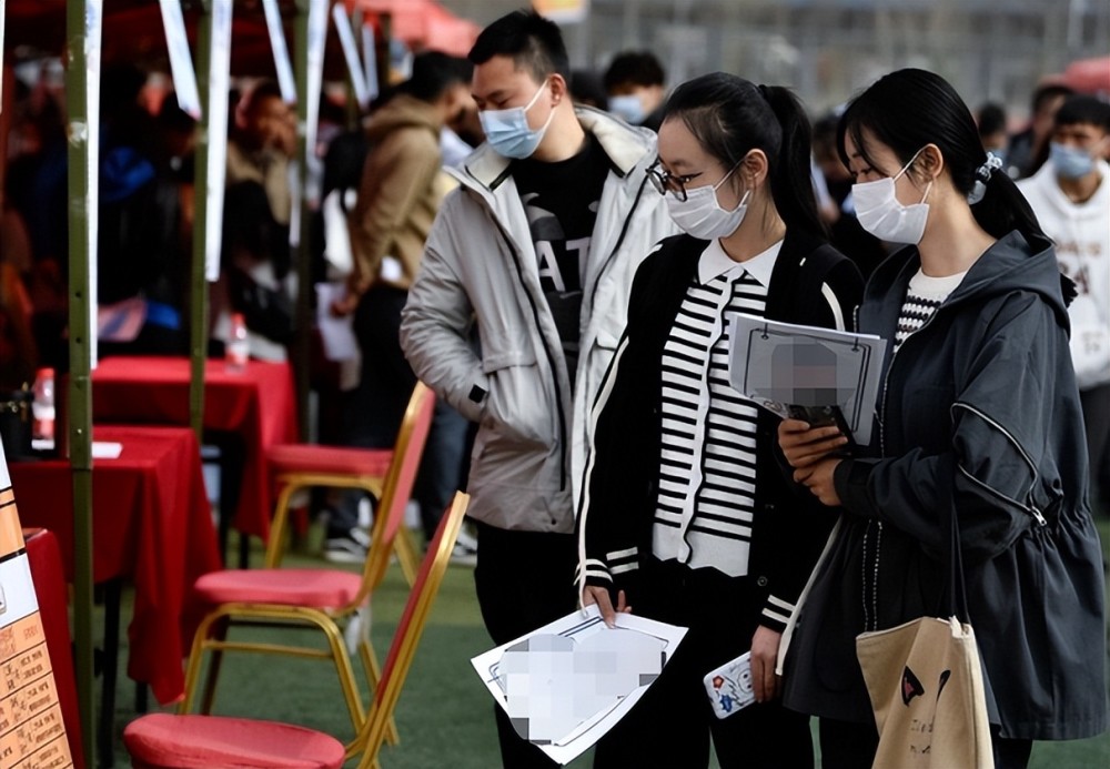 安徽某高校为学生提供留校机会，结果没人报名，学生：不想当保安 第6张