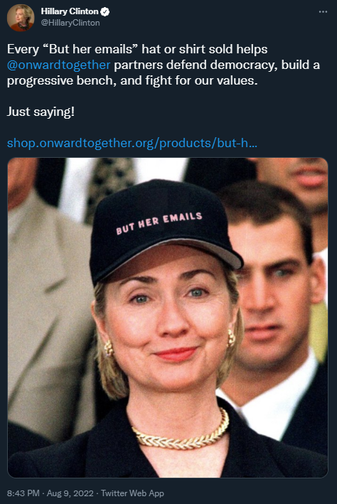 特朗普遭FBI搜家后，希拉里这顶帽子一度卖断货…