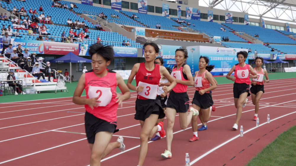 女子800米惊险夺冠 文山队省运会已斩获13金!_腾讯新闻