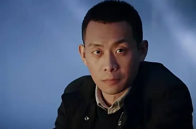 到了贾樟柯的《山河故人》里,张译又演了一个土大款张晋生,但这次却和