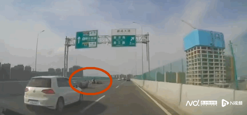 小鹏P7车主高架桥把人撞死，“智能驾驶”背锅？2020年逝世副国级