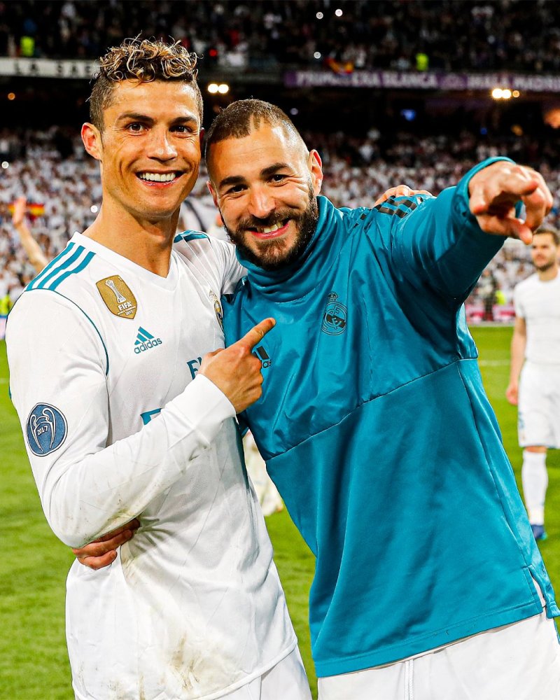 皇马官方晒c罗与本泽马合照:照片里有715667156651566个