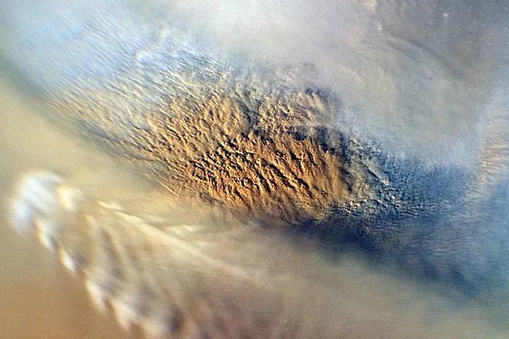 火星上的沙尘暴，和地球上的有什么不同？