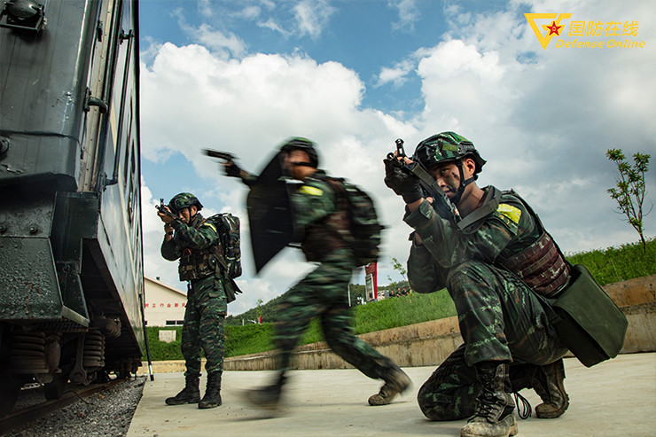 组图｜直击武警官兵实战化练兵现场