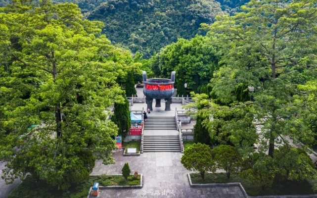 鼎湖山天湖简介图片