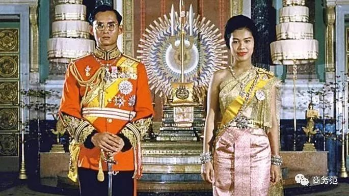 泰国王太后90大寿：和国王反目比《甄嬛传》狗血，年轻时大牌珠宝成堆…阿斯顿和新概念英语哪个好