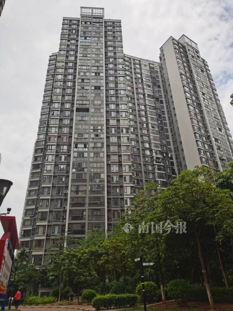 颐华城居民楼下传来不寻常声响,乖巧女孩没能再醒来_腾讯新闻