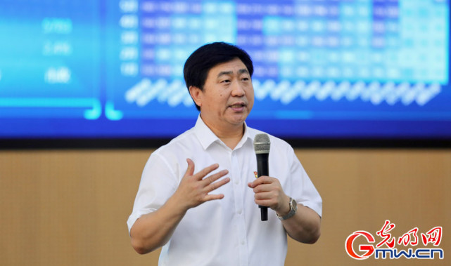 大兴区城市管理指挥中心二级巡视员吴坤祥介绍接诉即办工作情况(光明