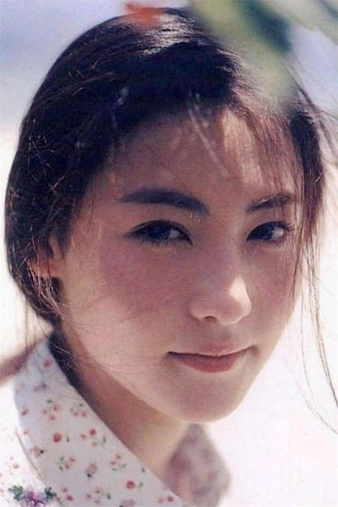 42岁的张柏芝,标志性"微笑眉"娇俏如少女!插图1