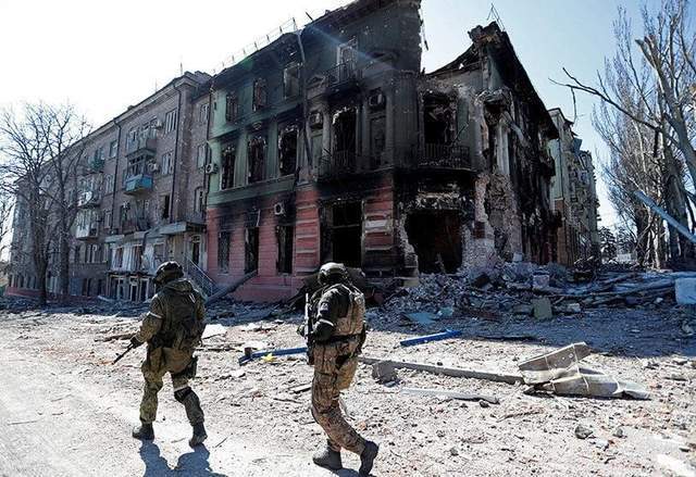 顿巴斯大局已定，俄高官组团视察卢甘斯克，乌克兰已一败涂地