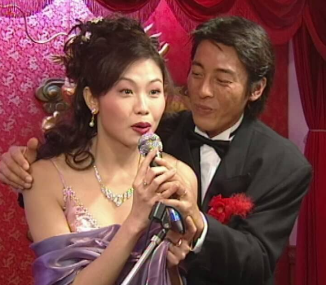 之所以会离开tvb,吕颂贤透露拍摄《大喜之家》时,他跟tvb因为剧本问题