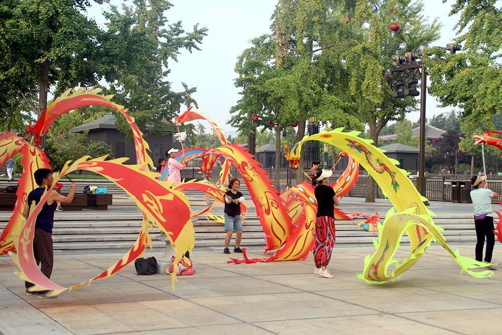 图集健身舞龙打开运动新方式