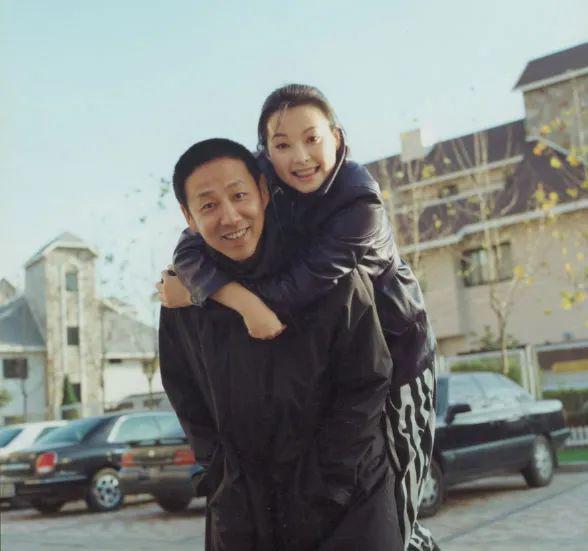 从与陆毅主演的《永不瞑目》,与张铁林,张国立,王刚合作的《铁齿铜牙