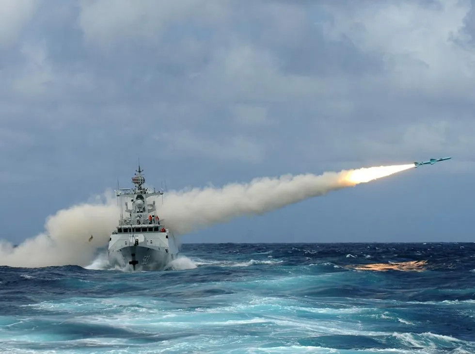 信息量巨大,预警机引导驱逐舰对地打击,战狼2场景再现_腾讯新闻