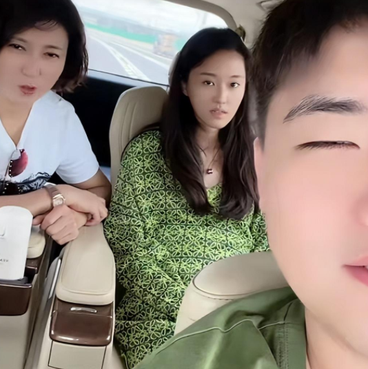 闫学晶儿媳徐梦迪官宣怀孕,老公林傲霏激动大叫,两人结婚一年