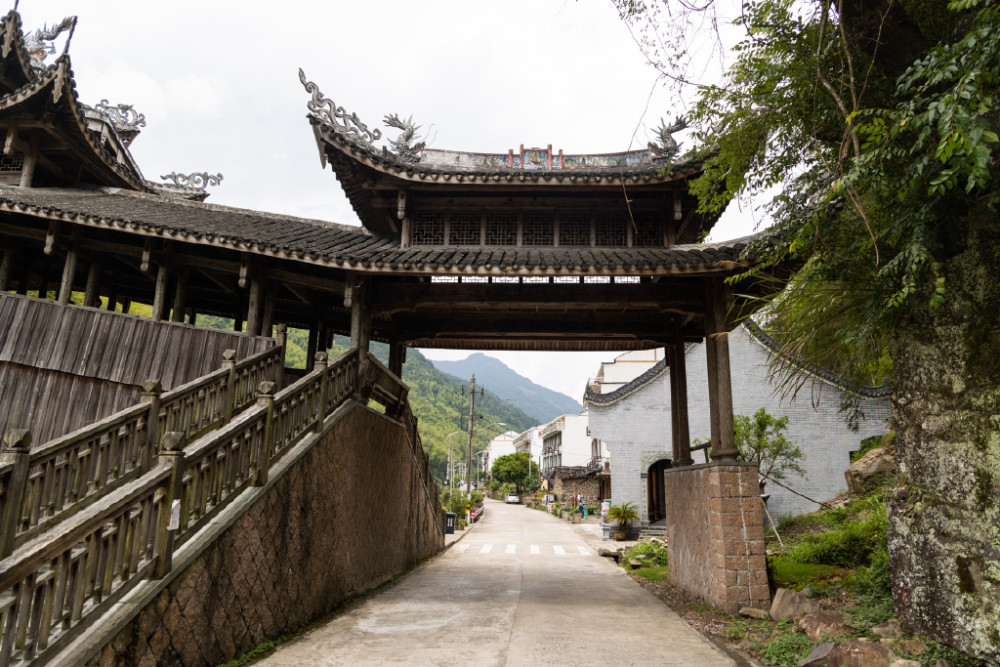 玩轉浙江蒼南莒溪鎮逛風情水街走大峨廊橋吃特色農家樂