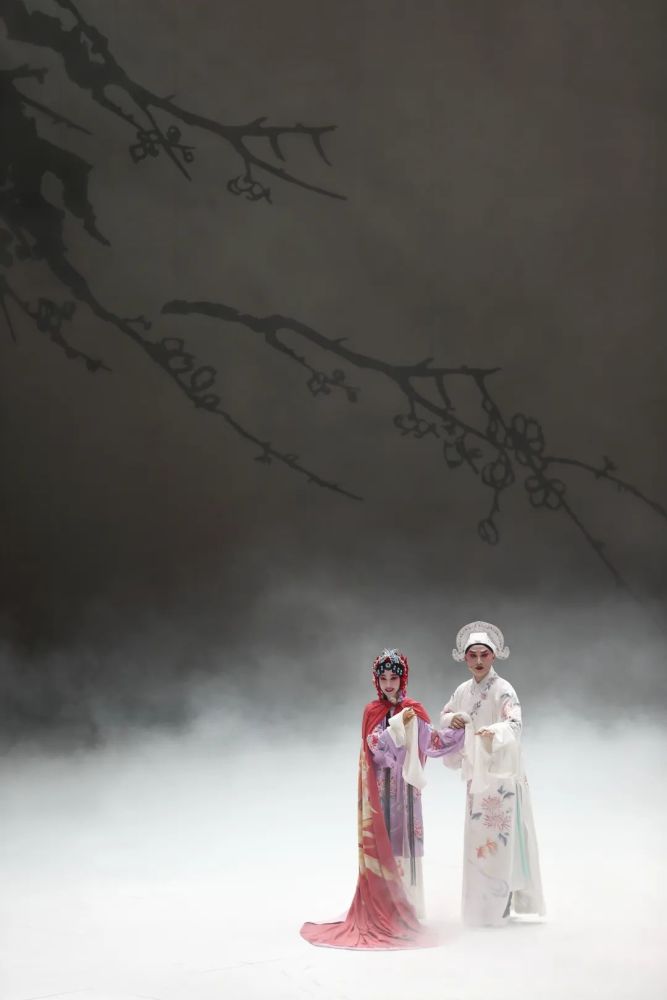 带着三个担心"重逢《牡丹亭》"_腾讯新闻
