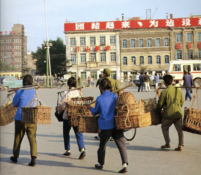 80年代大连老照片:天津街,劳动公园,动物园,上海路,有轨电车