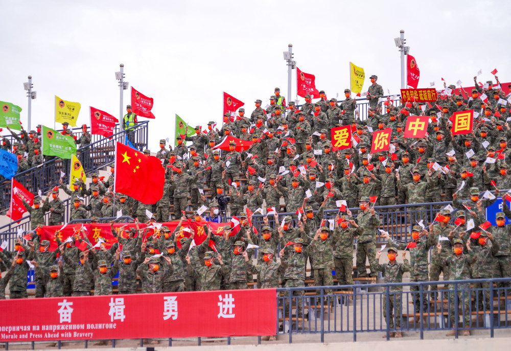 直击开幕式！看“中国红”闪耀国际赛场