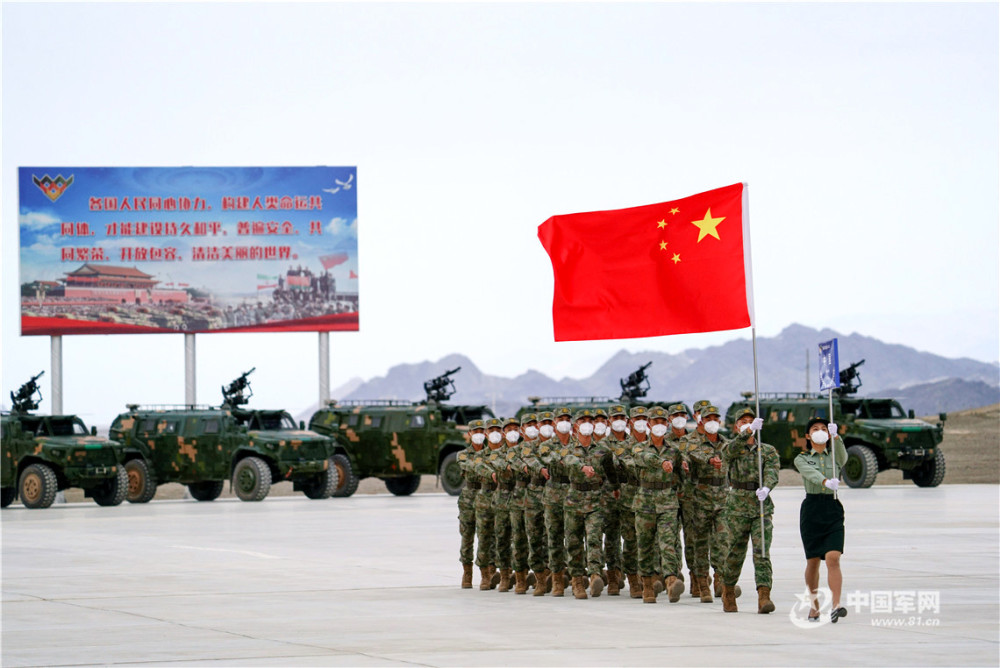 中国陆军承办的“国际军事比赛-2022”在库尔勒开幕
