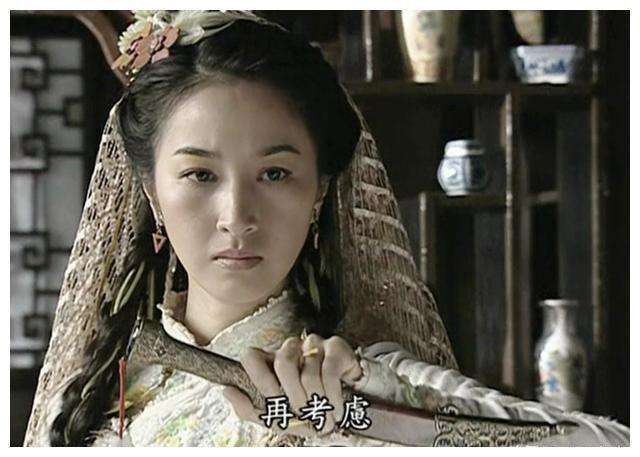 风情美人关咏荷:昂首拍戏,低头做人,业务能打,爱情讲心不讲金