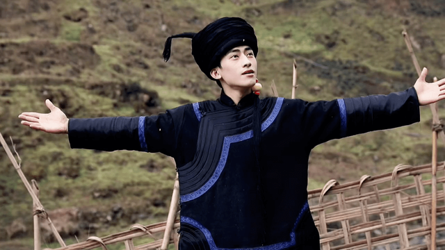 马边彝族"丁真"来了!不只是高颜值,其姐姐也是网红