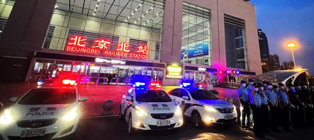 北京公交警方推进“百日行动”，已查获网上在逃人员2人学而思三年级大语文讲什么