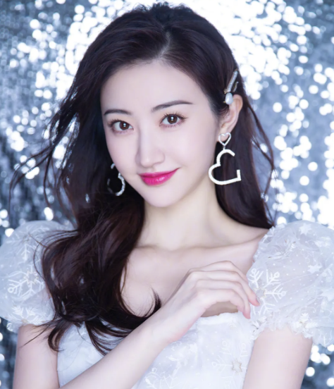 天生冷白皮的女星个个中了基因彩票让黑黄皮女星情何以堪