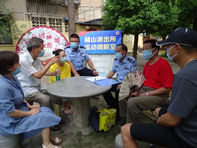 这位芜湖"片警"钉在了一个社区