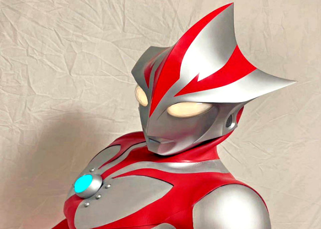 这两个奥特曼的名字分别叫阿基雷斯,赫劳