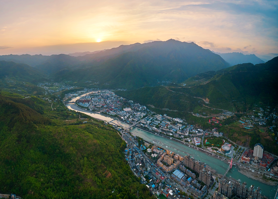 瞰平武:涪江静流 小城如画
