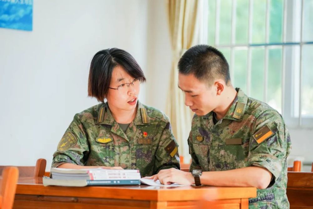 《强军，这十年》第五集：科技强军人才强军