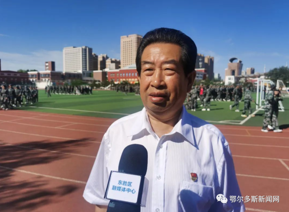 鄂尔多斯市第一中学东胜校区校长 游润喜"今天我们隆重举行开学第一
