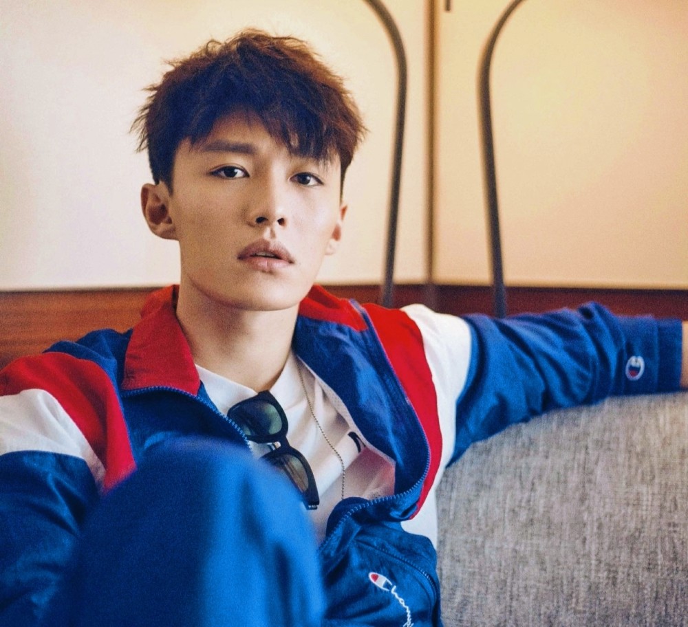 《玫瑰之战》代旭:一线演技,三线咖位,他演了十年戏才拿新人奖_腾讯