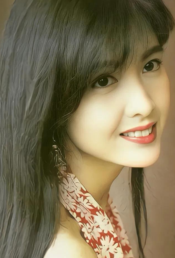 周慧敏:才情与美貌匹敌的玉女掌门人