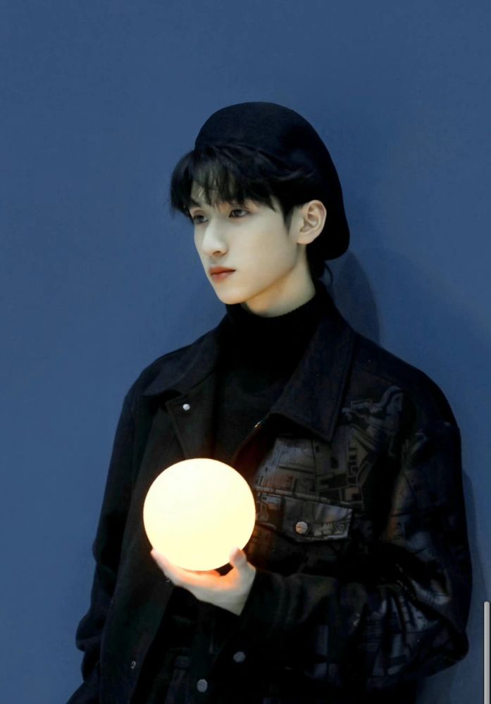 音轨成诗十八拍,冷白皮的酷男孩严浩翔终于迎来了属于他的成人礼!