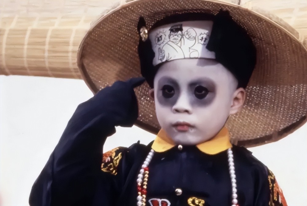 1989年林正英的又一次异想天开拯救了日渐衰败的僵尸片